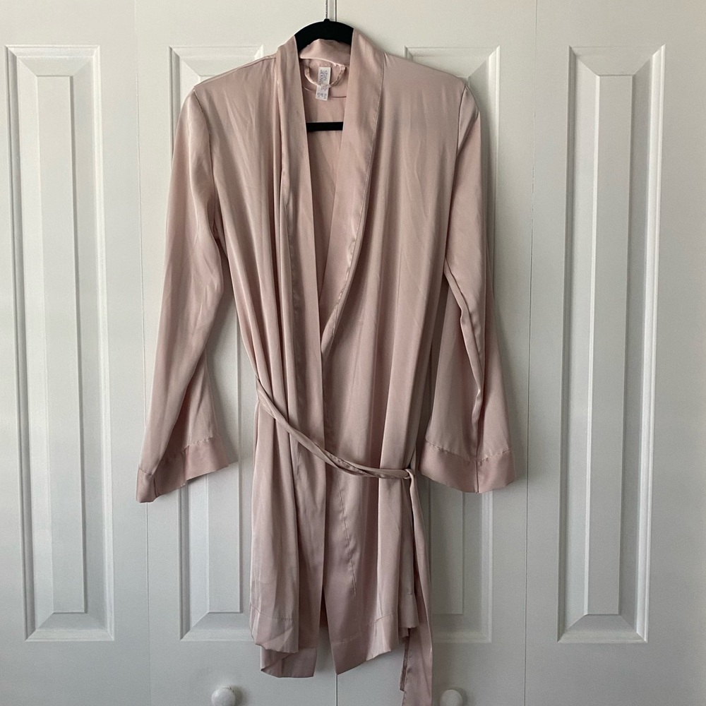 Stars Above XS satin robe. Soft pink.